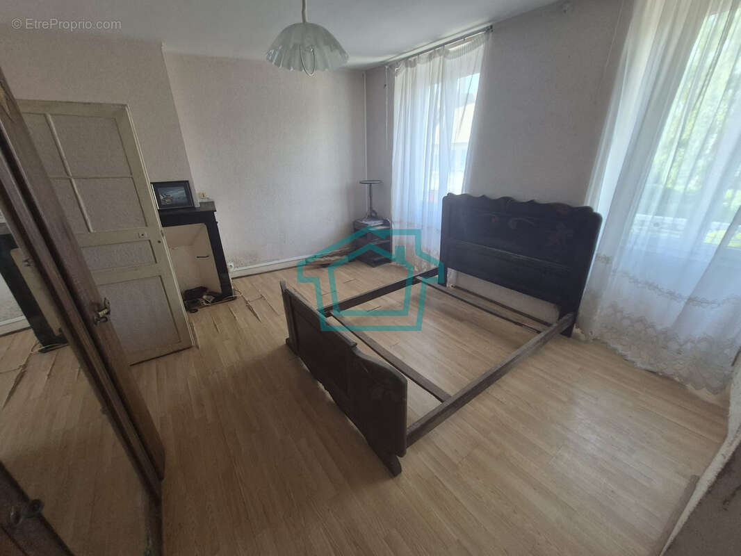 Appartement à LA QUEUE-LES-YVELINES