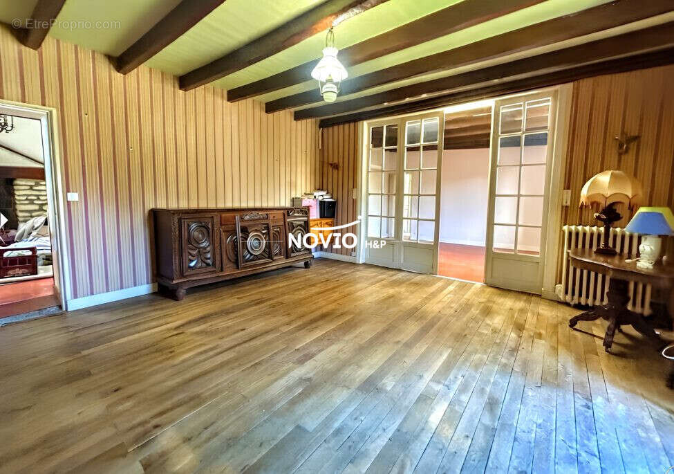 Maison 200 m² à Marigny-Brizay  - photo 6