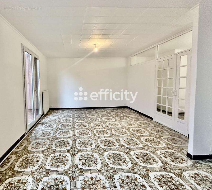 Appartement à LE BLANC-MESNIL