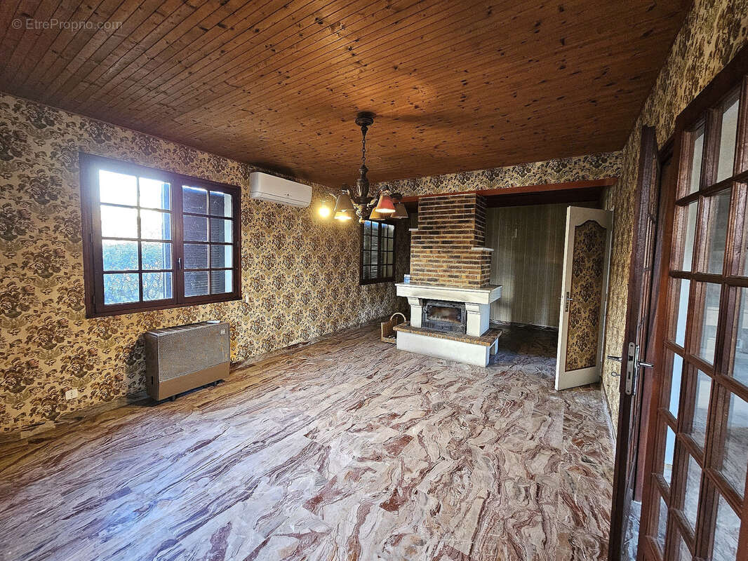 Maison à POUILLY-SUR-SAONE