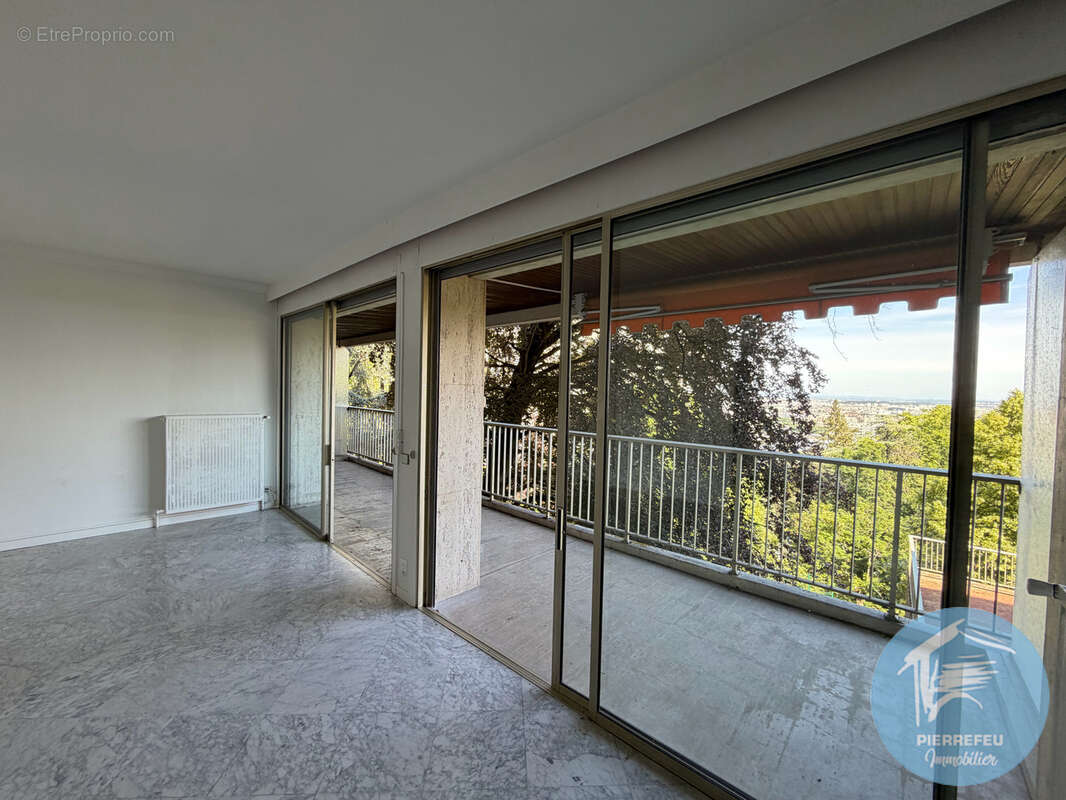 Appartement à SAINTE-FOY-LES-LYON