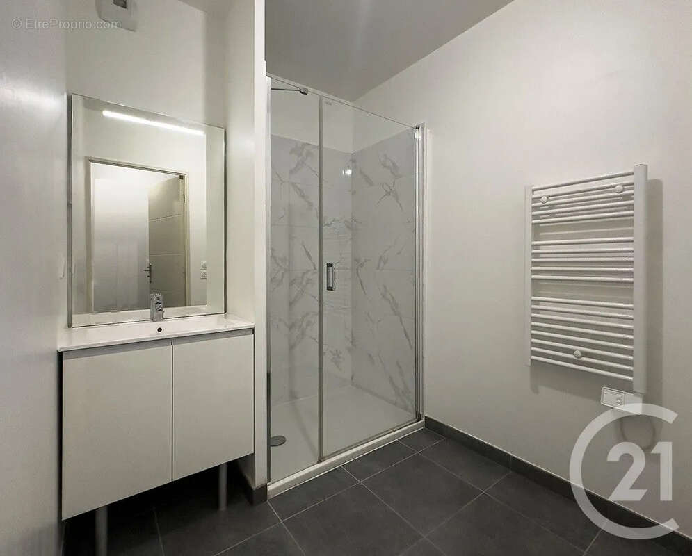 Appartement à MARSEILLE-4E