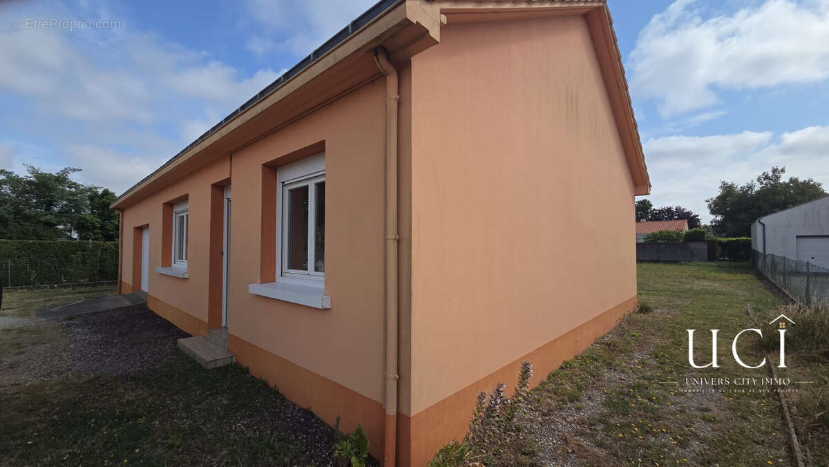 Maison 79 m² à Paulx  - photo 2