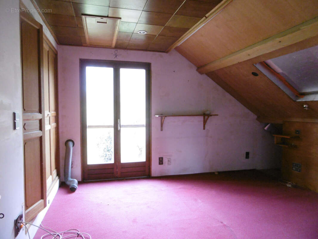 Maison à SAINT-JULIEN-DE-CIVRY