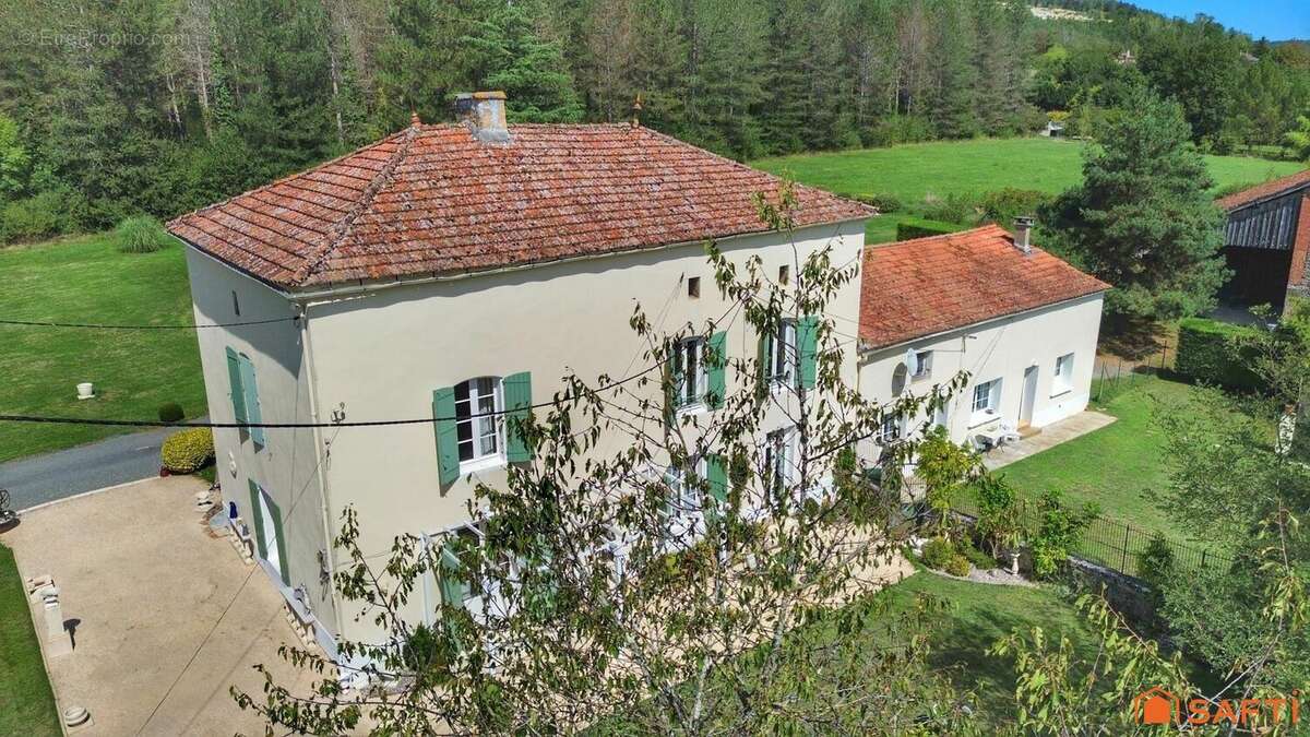 Photo 2 - Maison à BLANQUEFORT-SUR-BRIOLANCE