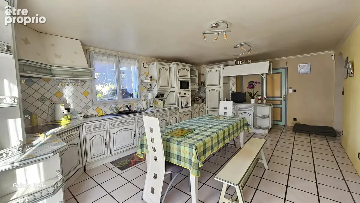 Maison 6 pièces 205 m² à vendre à Saint-Symphorien (79270) - photo 9
