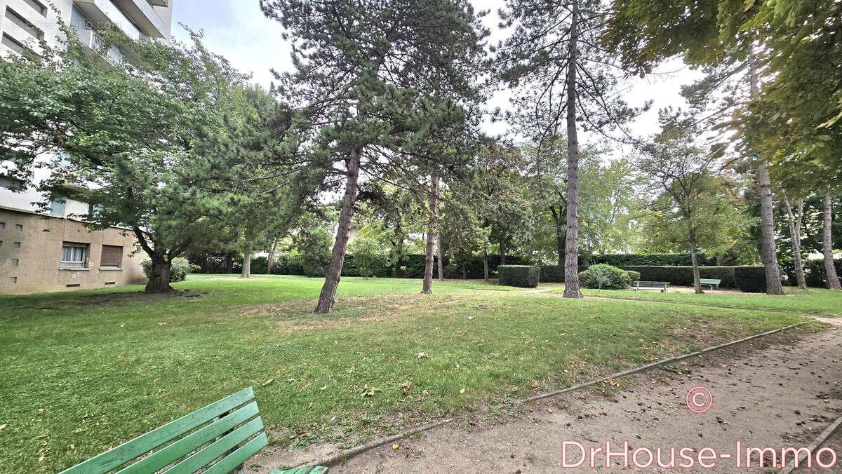 Appartement à AUBERVILLIERS