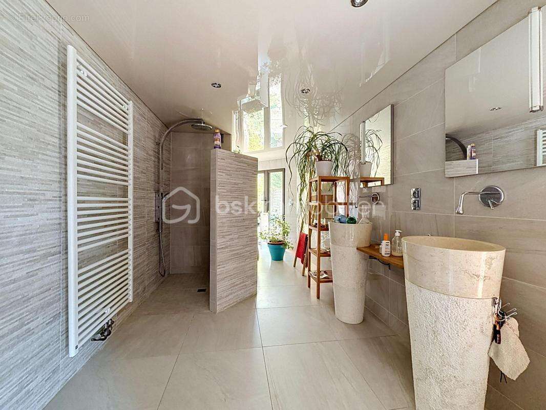 Spacieuse maison familiale dans un cadre privilégié et paisible - photo 11