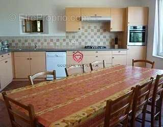 Grande maison familiale avec piscine et belles vues - photo 8