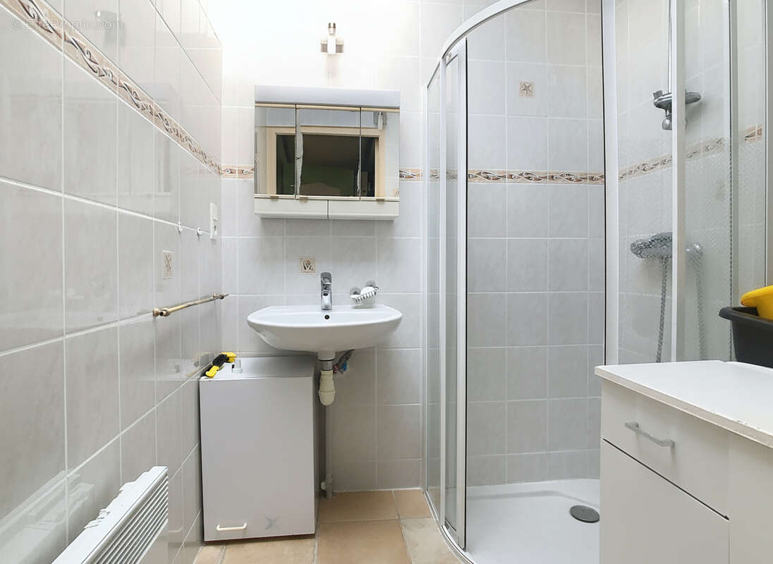 Maison à MONTHUCHON