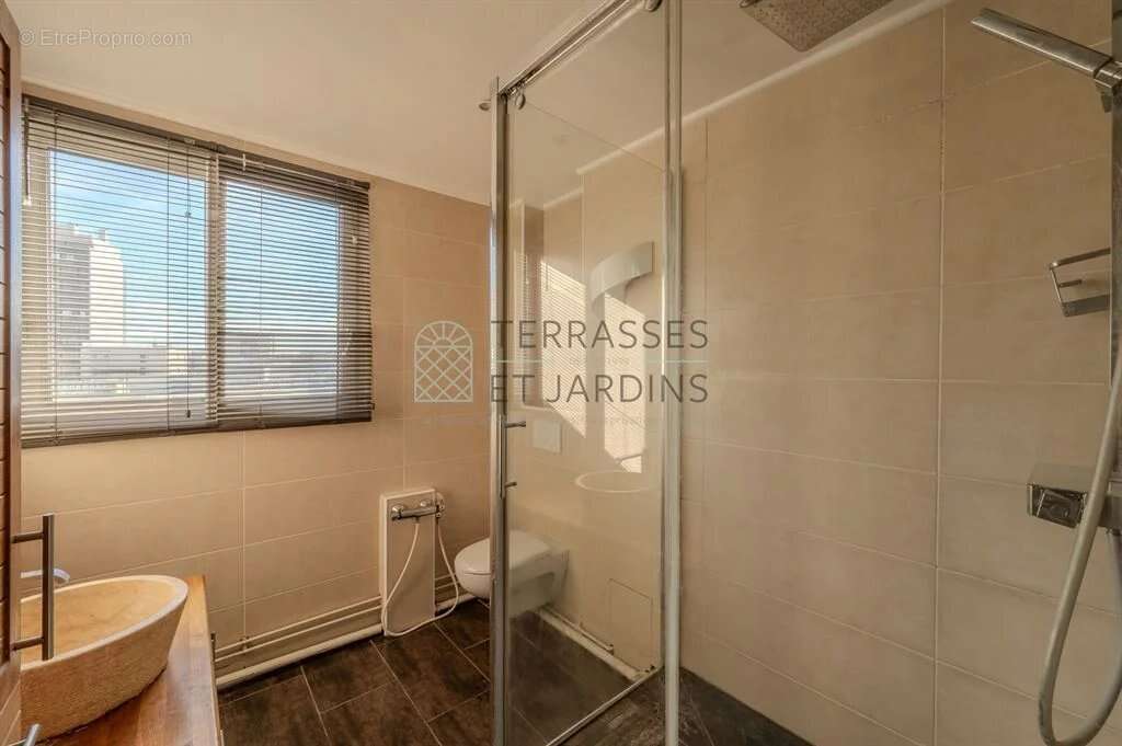 Appartement à PARIS-20E