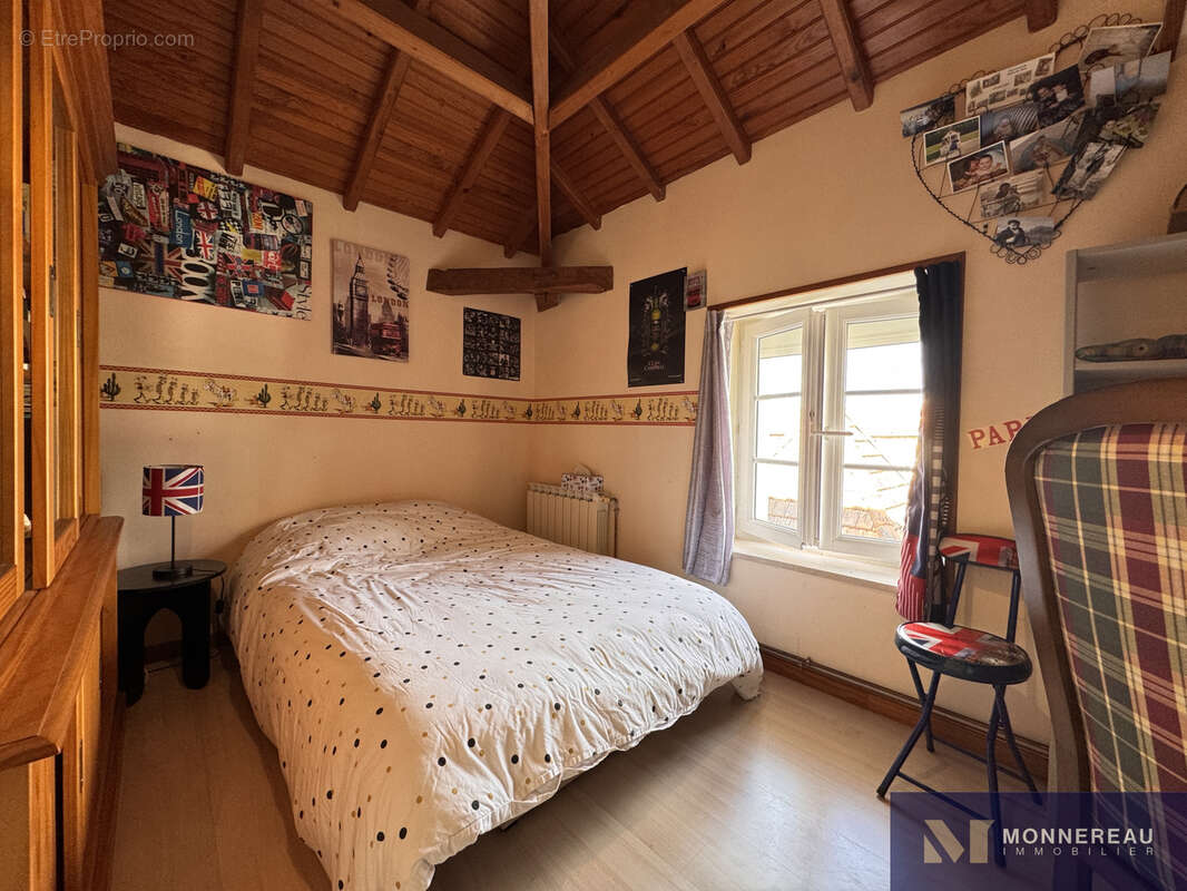 Maison à BAIGNES-SAINTE-RADEGONDE