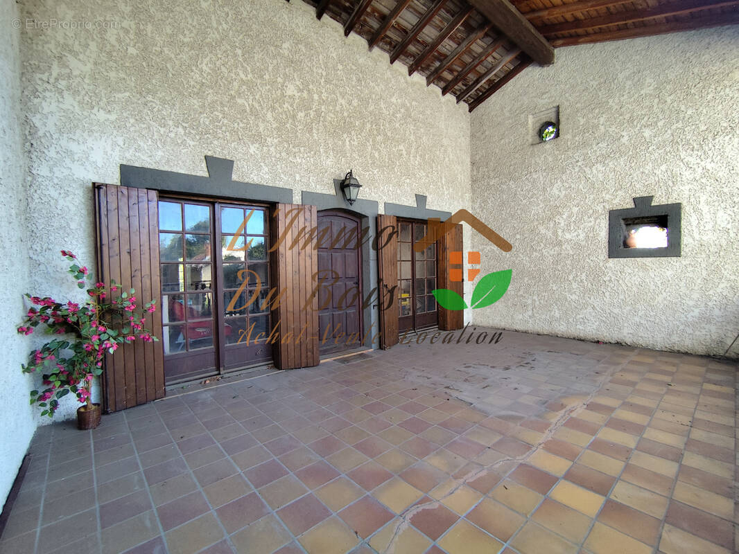 Appartement à SAINT-MARTIN-LA-PLAINE