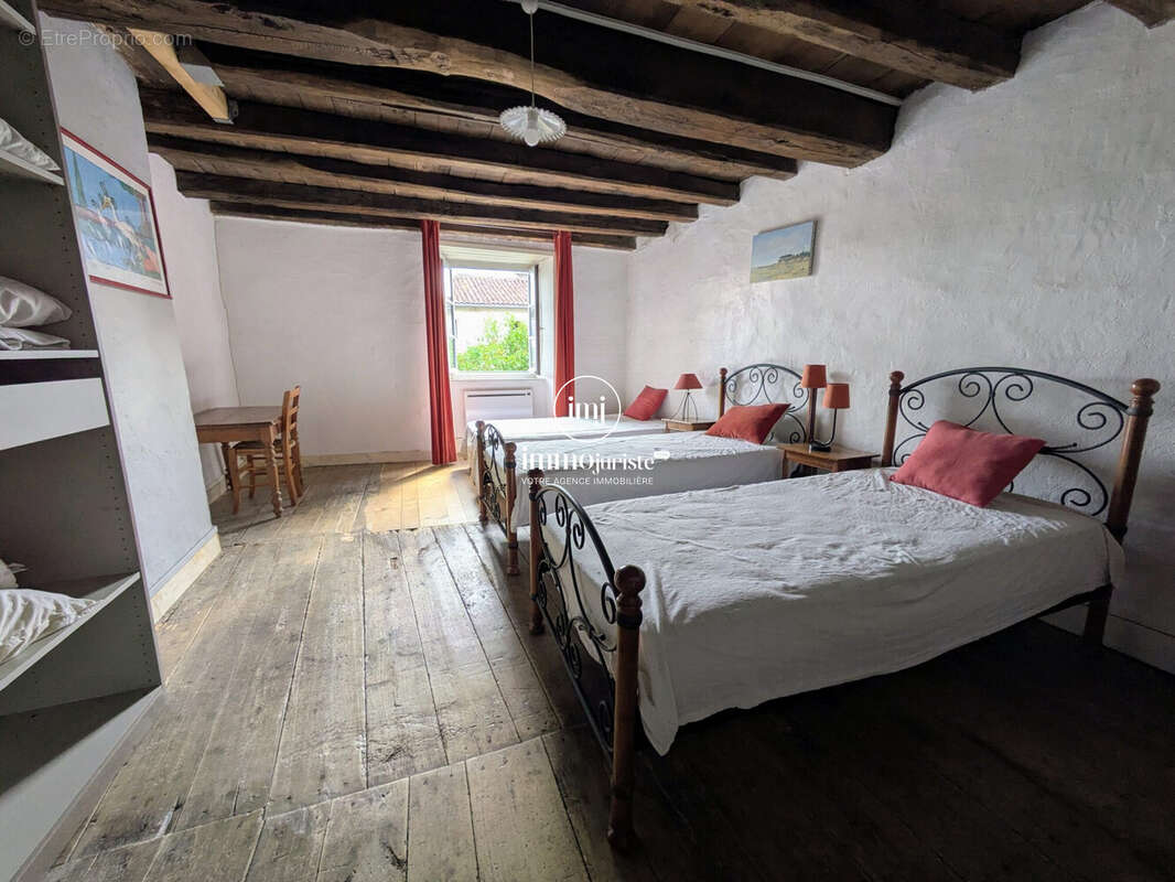 Maison 99 m² à Saint-Yrieix-Sous-Aixe  - photo 7