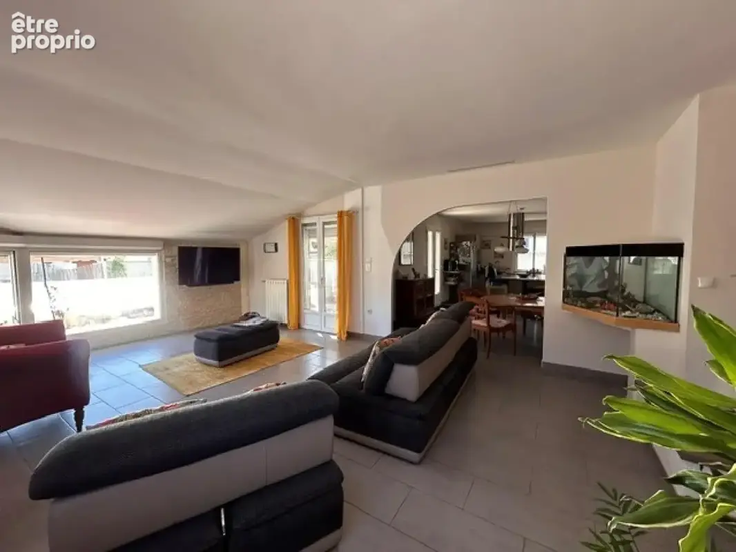 Maison 4 pièces 115 m² à vendre à Poussan (34560) - photo 2
