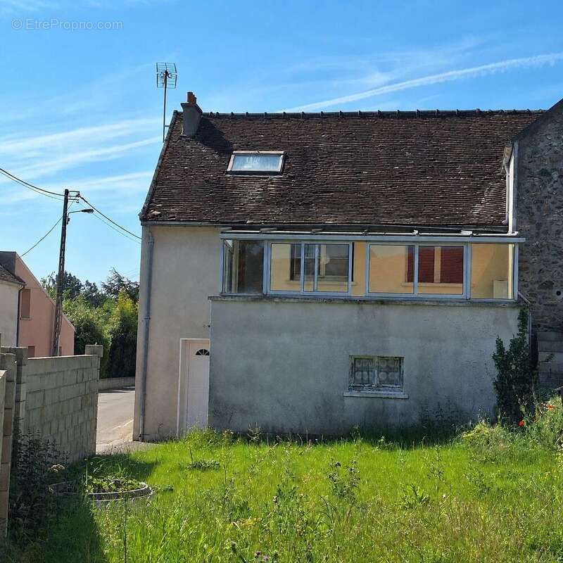 Maison à CRECY-LA-CHAPELLE