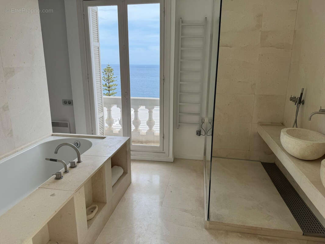 Maison à EZE
