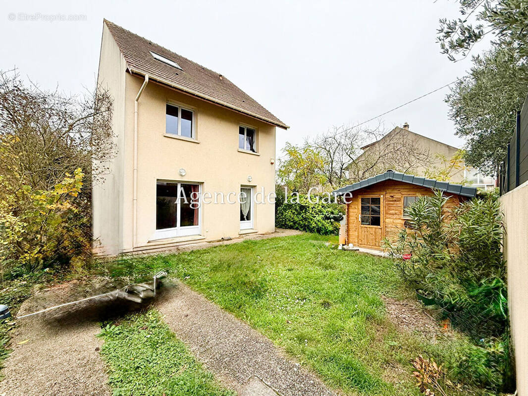 Maison à SARTROUVILLE