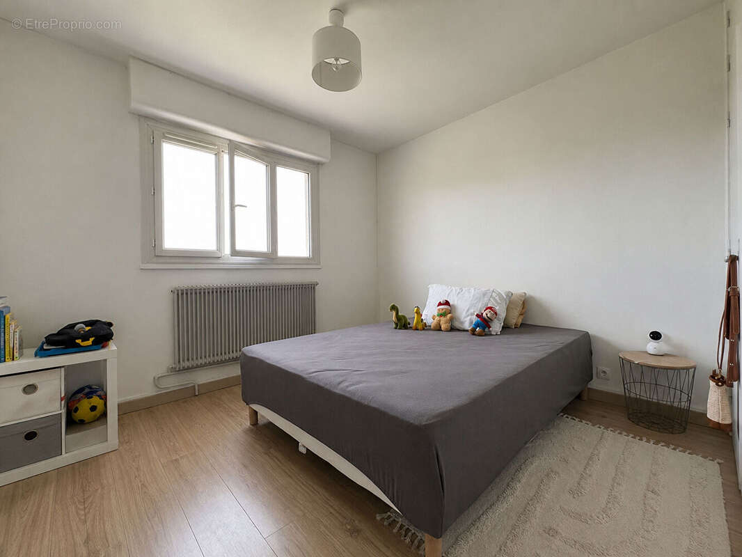 Appartement à SAINT-JEAN-DE-LA-RUELLE