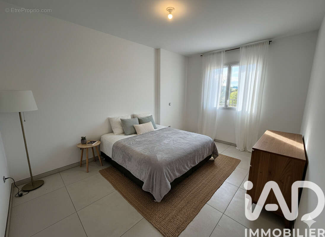 Photo 2 - Maison à VALERGUES