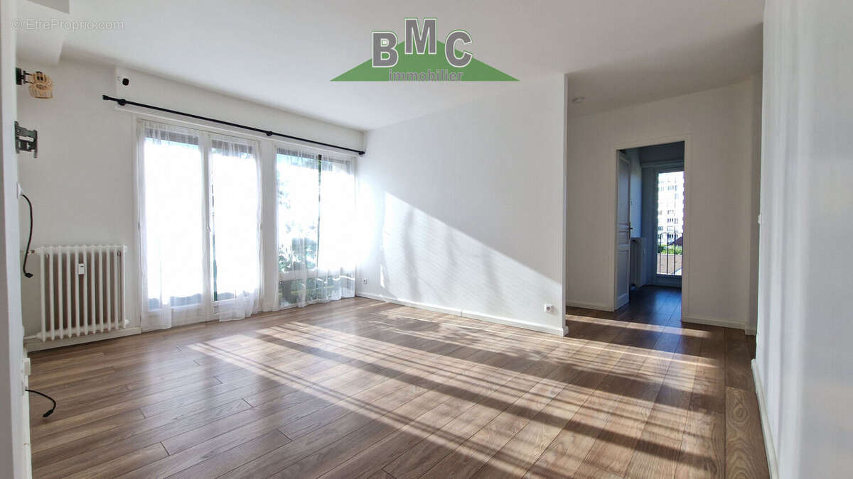 Appartement à LE PLESSIS-BOUCHARD