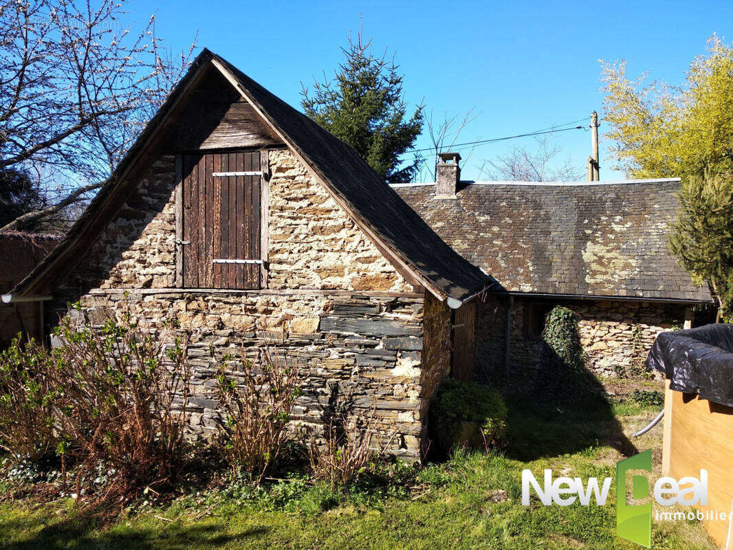Corps de ferme avec Maison, Grange, Four à Pain entre Brive et Uzerche - 1,8 ha - photo 5
