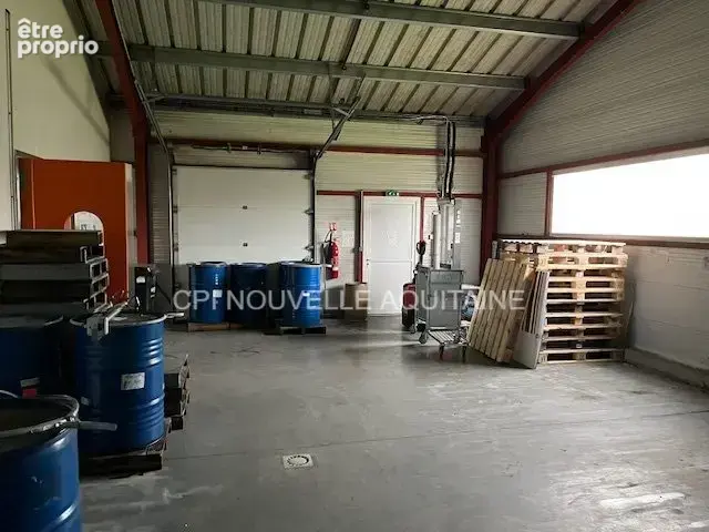 Commerce 550 m² à Savignac  - photo 7