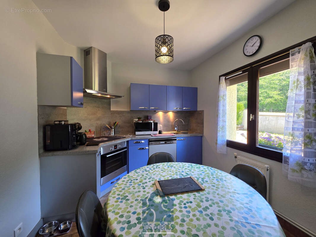 Maison plain-pied avec terrasse, garage et annexes - photo 5