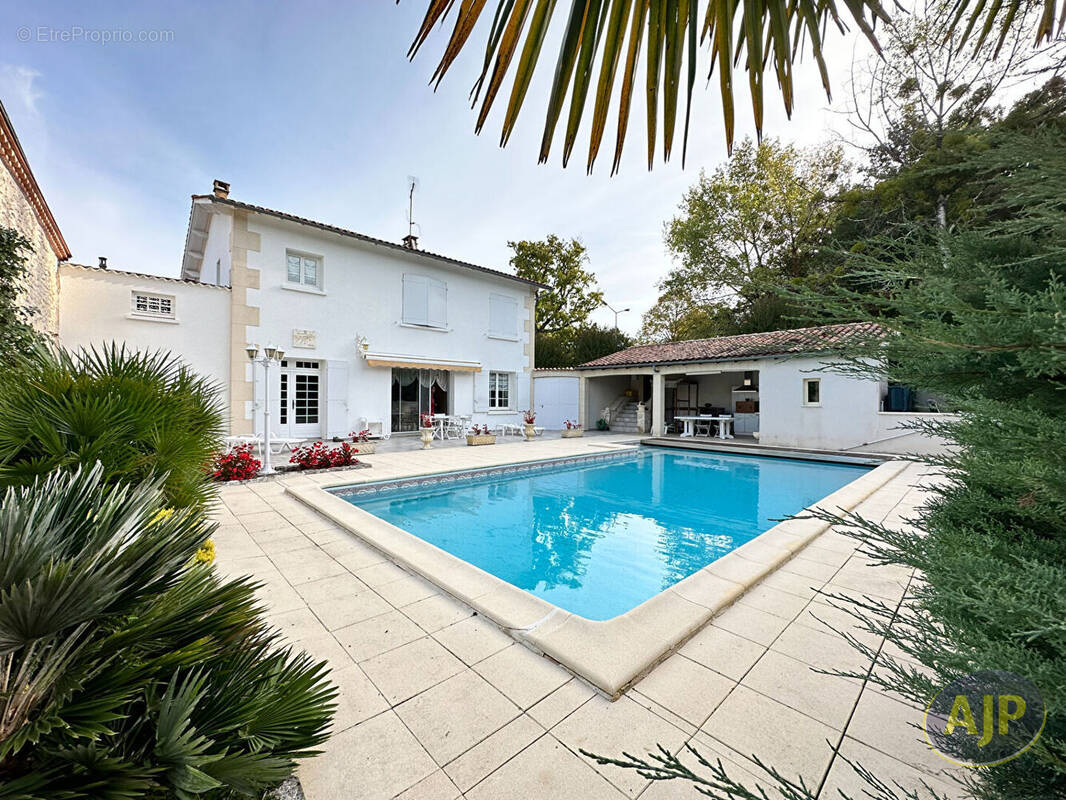 Maison à SAINT-BRIS-DES-BOIS