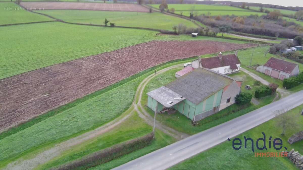 Propriété de campagne de 7 pièces (210 m²) en vente à COULEUVRE - photo 5