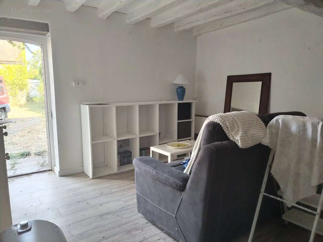 Corps de ferme à rénover – trois habitations – terrain de 6 836 m² - photo 4
