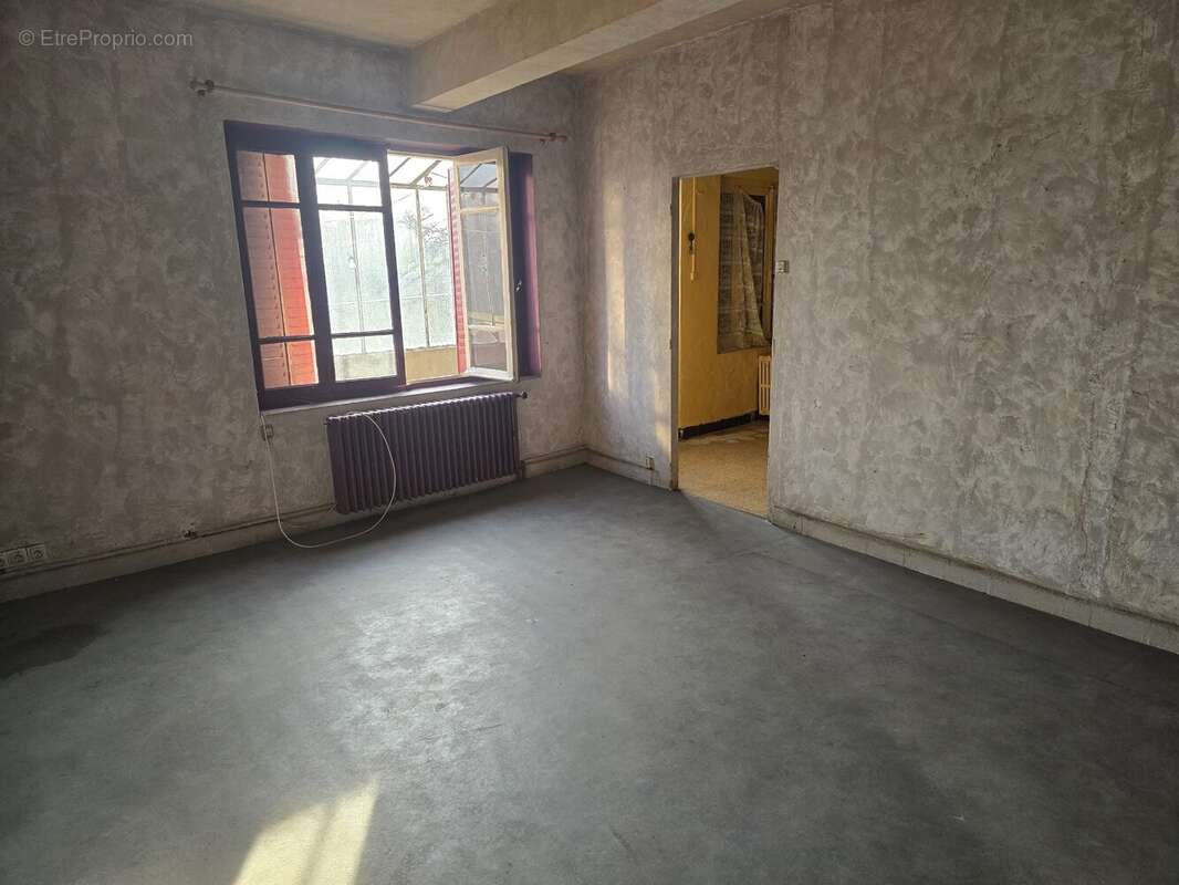 Commerce à GUEREINS