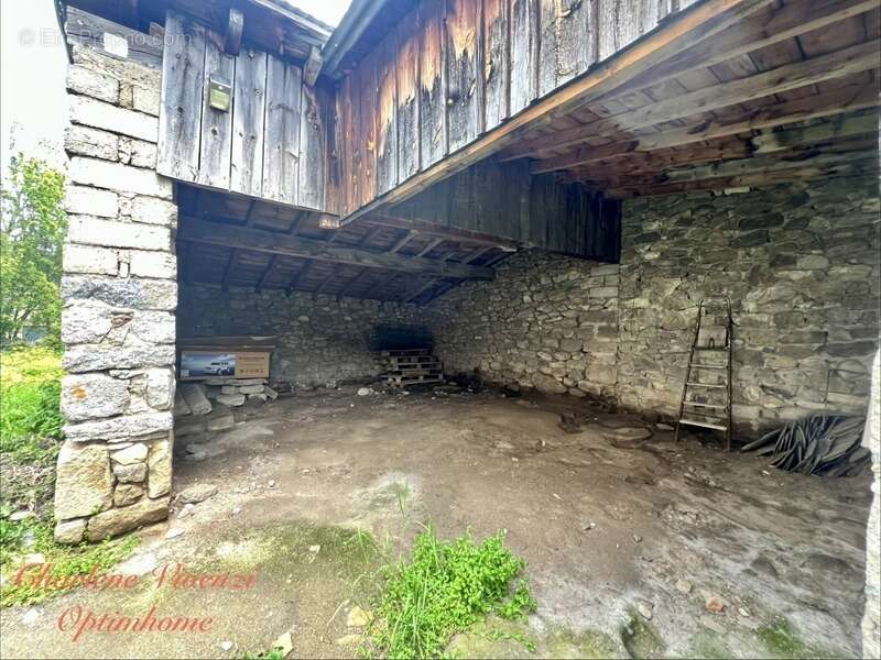 Maison à LA LLAGONNE
