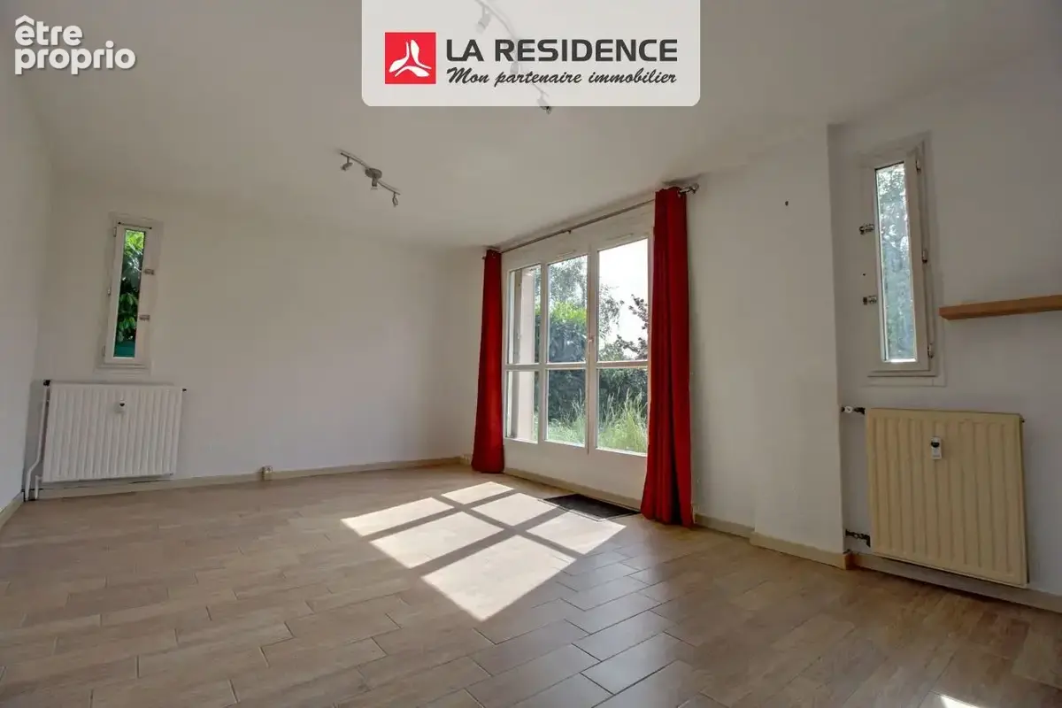 Appartement 70 m² à Cergy  - photo 2