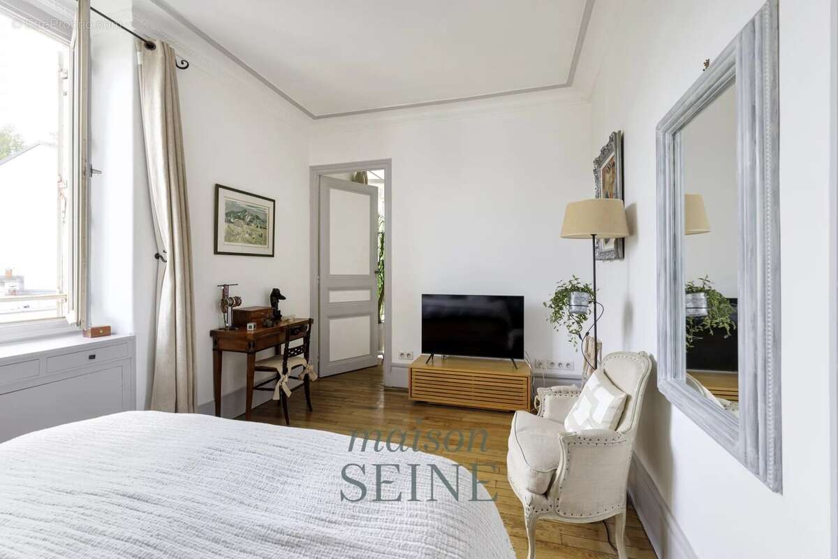 Appartement à NEUILLY-SUR-SEINE