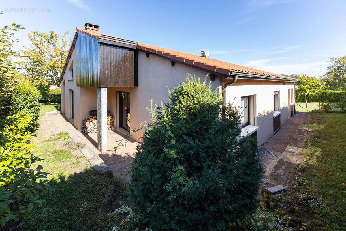 Maison à ROMAGNAT
