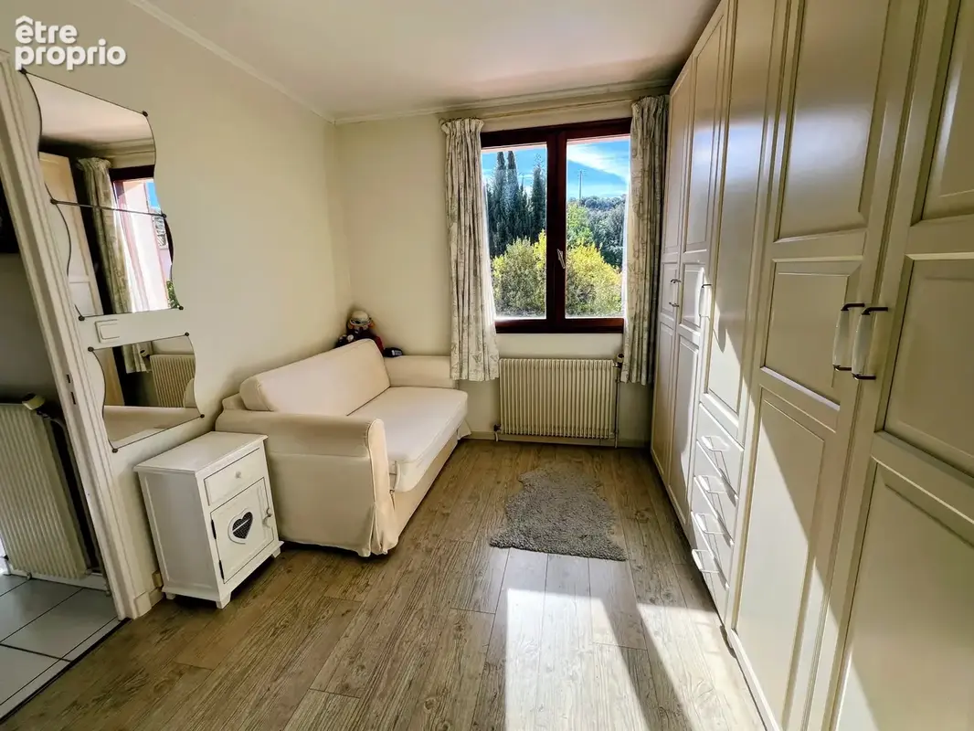 Spacieuse Maison Individuelle avec Dépendance Indépendante, Piscine et Jardins Paysagers - photo 8
