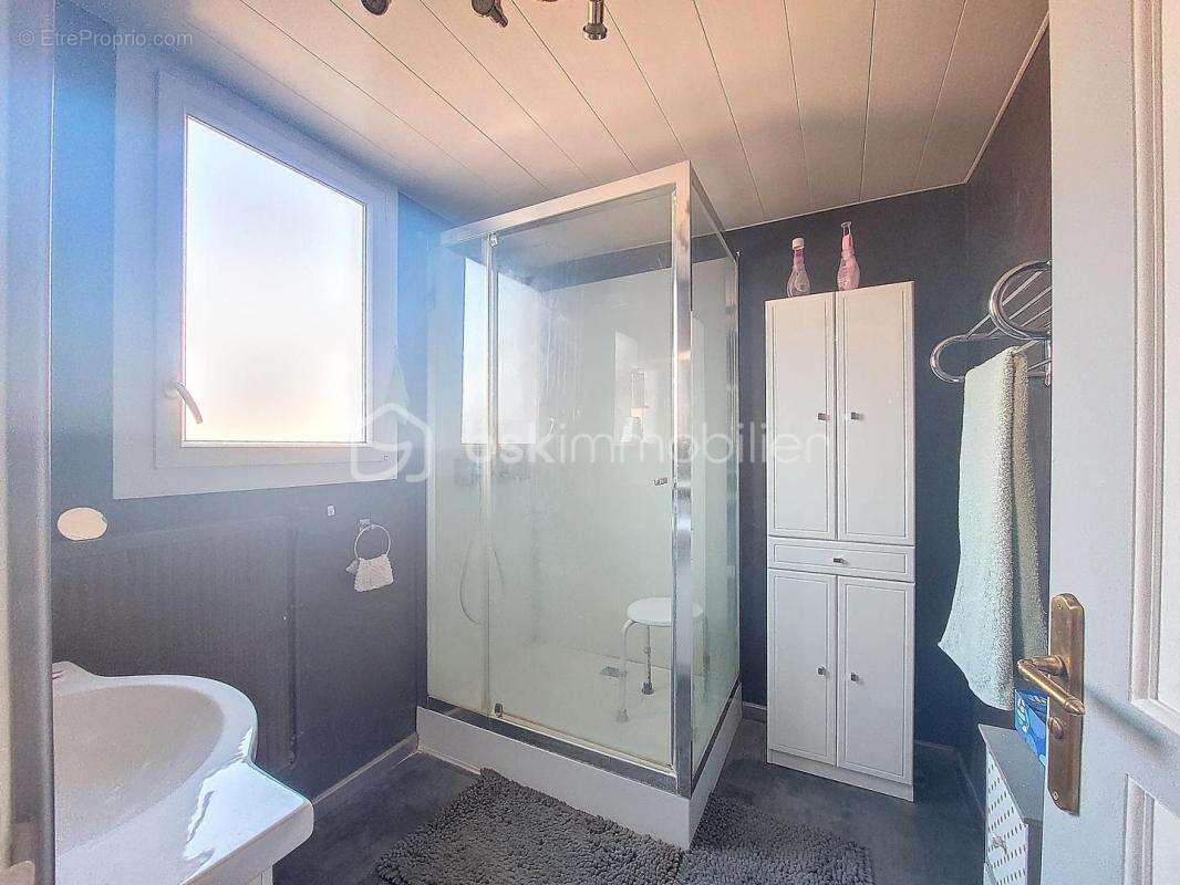 Spacieux appartement t4 dans une residence de caractere - photo 7