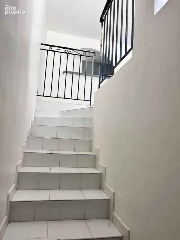 2 Pièces 42,5m2 avec sous sol aménagé 48m2 en Rez de Jardin 170m2 Garage en sous sol - photo 13
