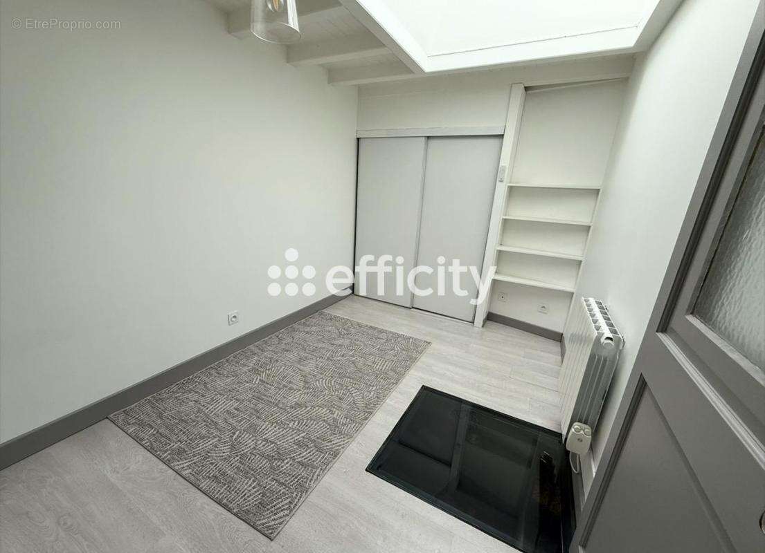 Maison 64 m² à La Couronne  - photo 9