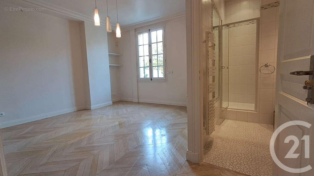 Maison à SAINT-MAUR-DES-FOSSES