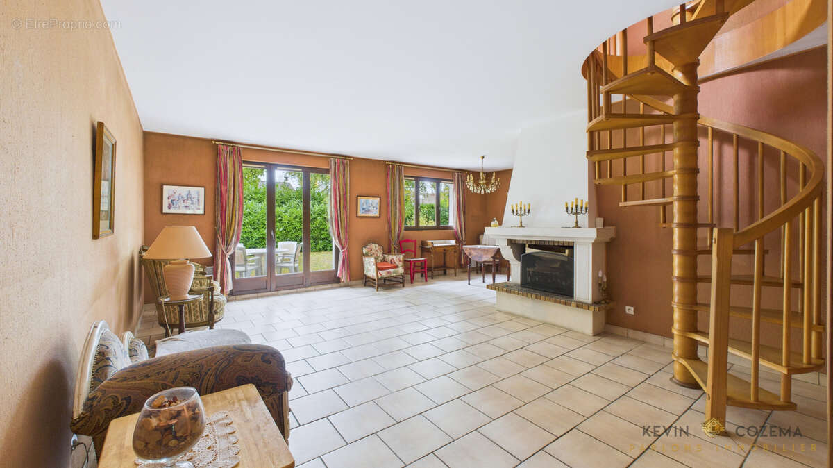 Maison à SOISY-SUR-SEINE