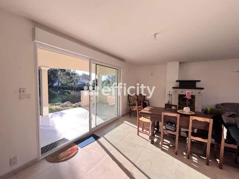 Maison à MESCHERS-SUR-GIRONDE