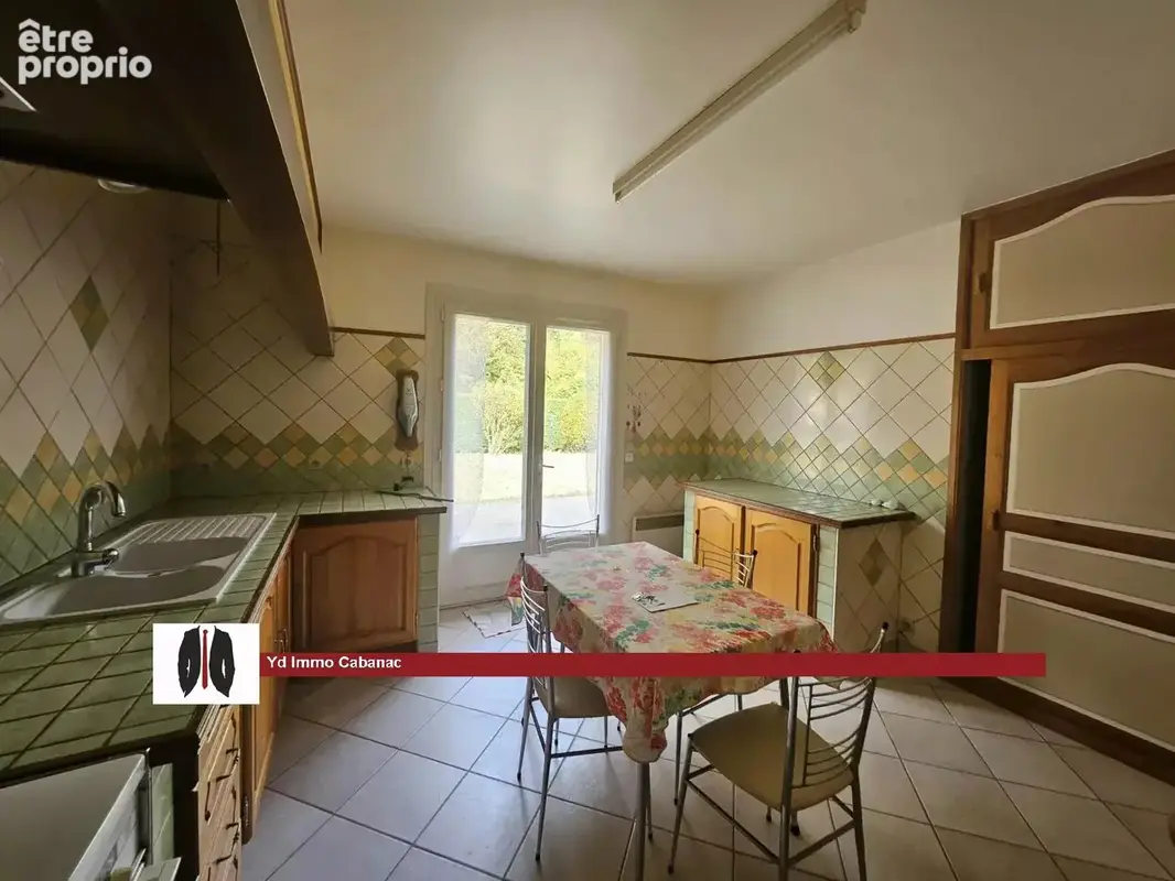 Belle propriété de plain-pied avec dependancessur près de 8 000 m² de terrain - photo 5