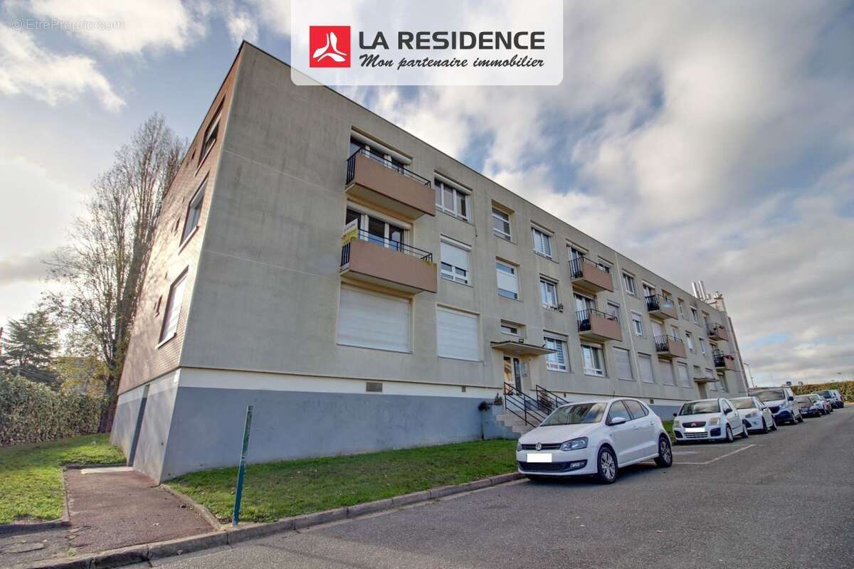 Appartement à LES MUREAUX