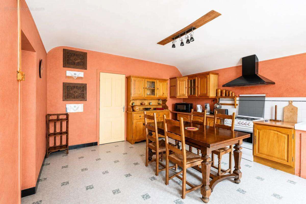 Ancien corps de ferme divisé en 3 logements indépendants ! - photo 11