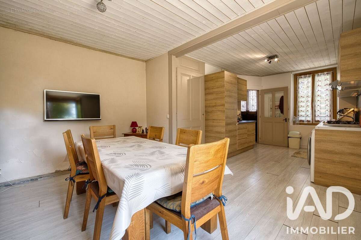 Maison 87 m² à Gex  - photo 4