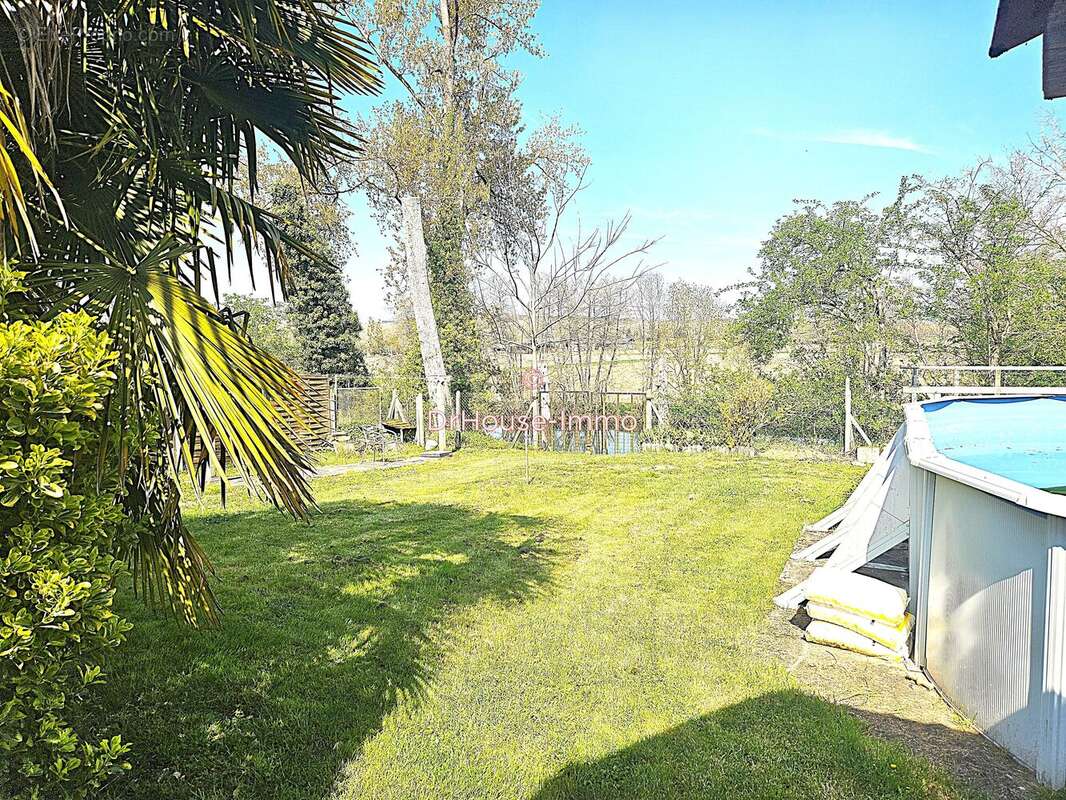 Maison à SAINT-LEON-SUR-L'ISLE