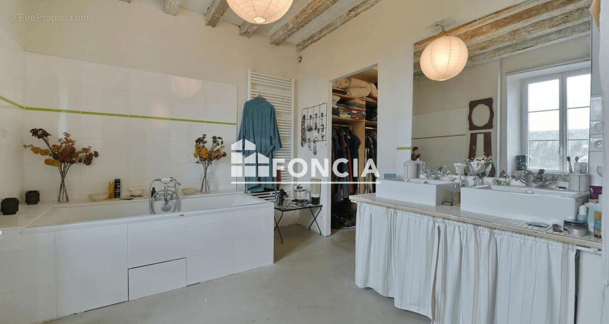 Maison à SILLE-LE-GUILLAUME