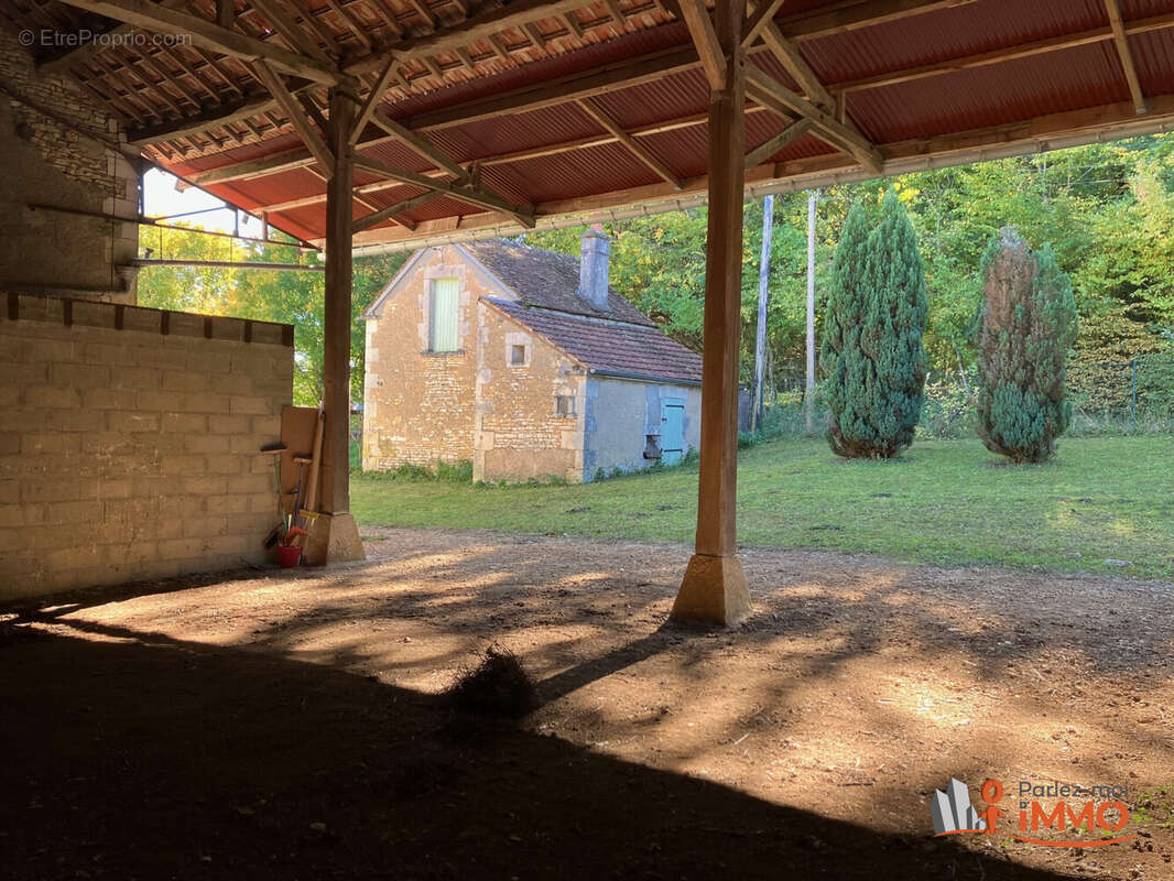 Maison à SOUGERES-EN-PUISAYE